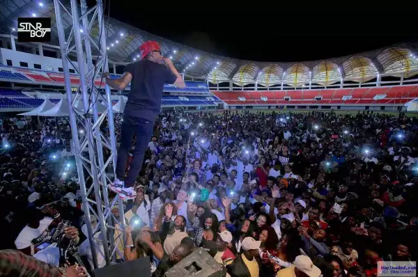 Wow! Wizkid Had To Climb This To Perform In Zambia [See Photo]